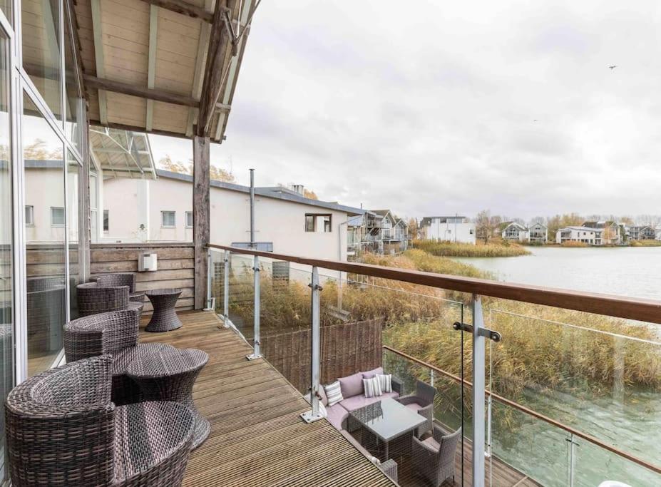 Otters Holt Villa Somerford Keynes Buitenkant foto